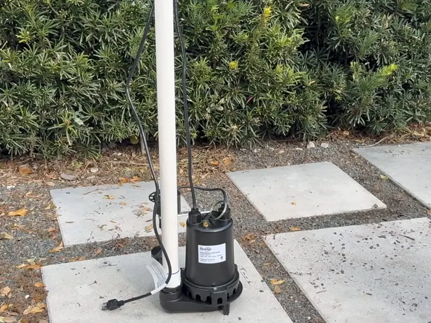Leak detection equipment pointed at hidden plumbing related to 24/7 Emergency Plumber in Altadena, CA on the emergency-side-01 section